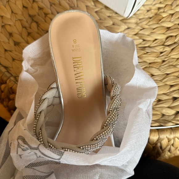 Dream Pairs Women's Silver Sandals - Picture 4 of 5